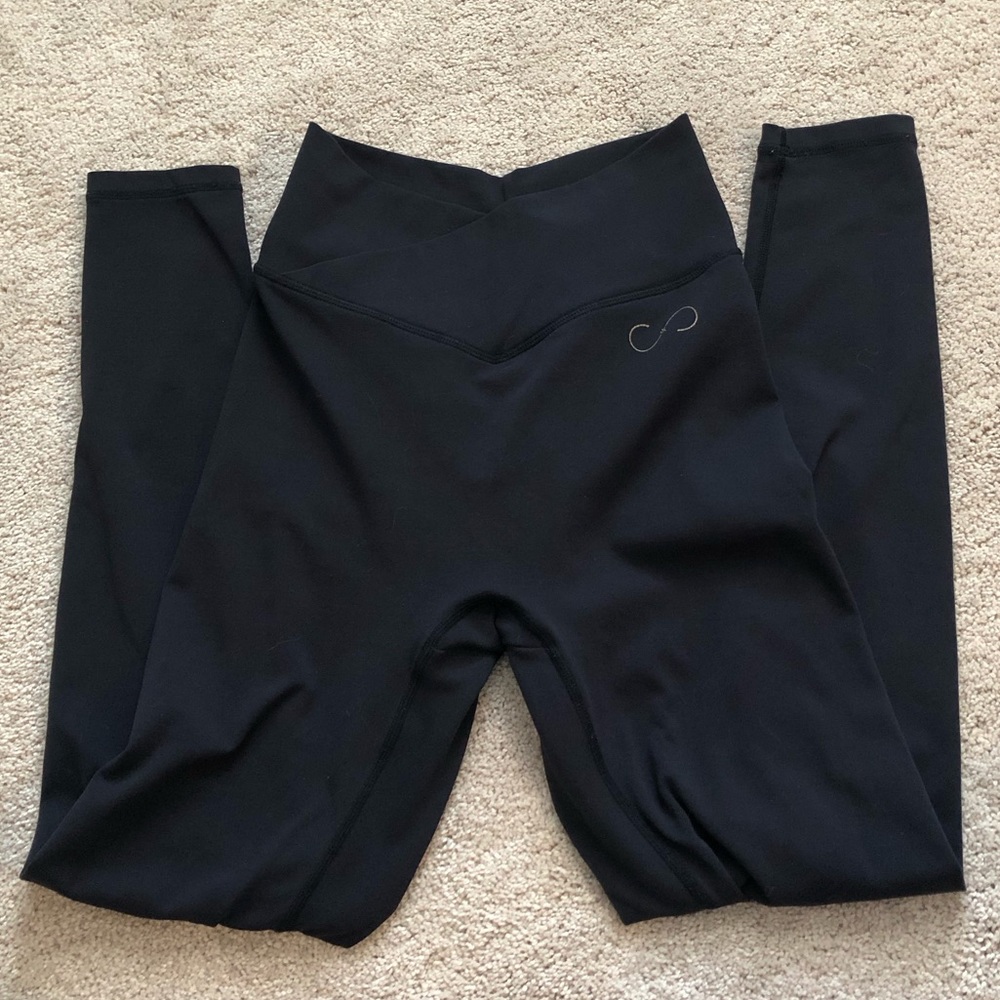 🖤SOLD - MERCARI🖤Curves N Combatboots Executive Leggings
